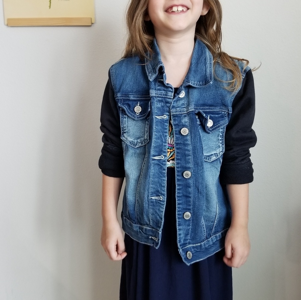 RanBeeri Jeans Jacket with Sweatshirt Sleeves